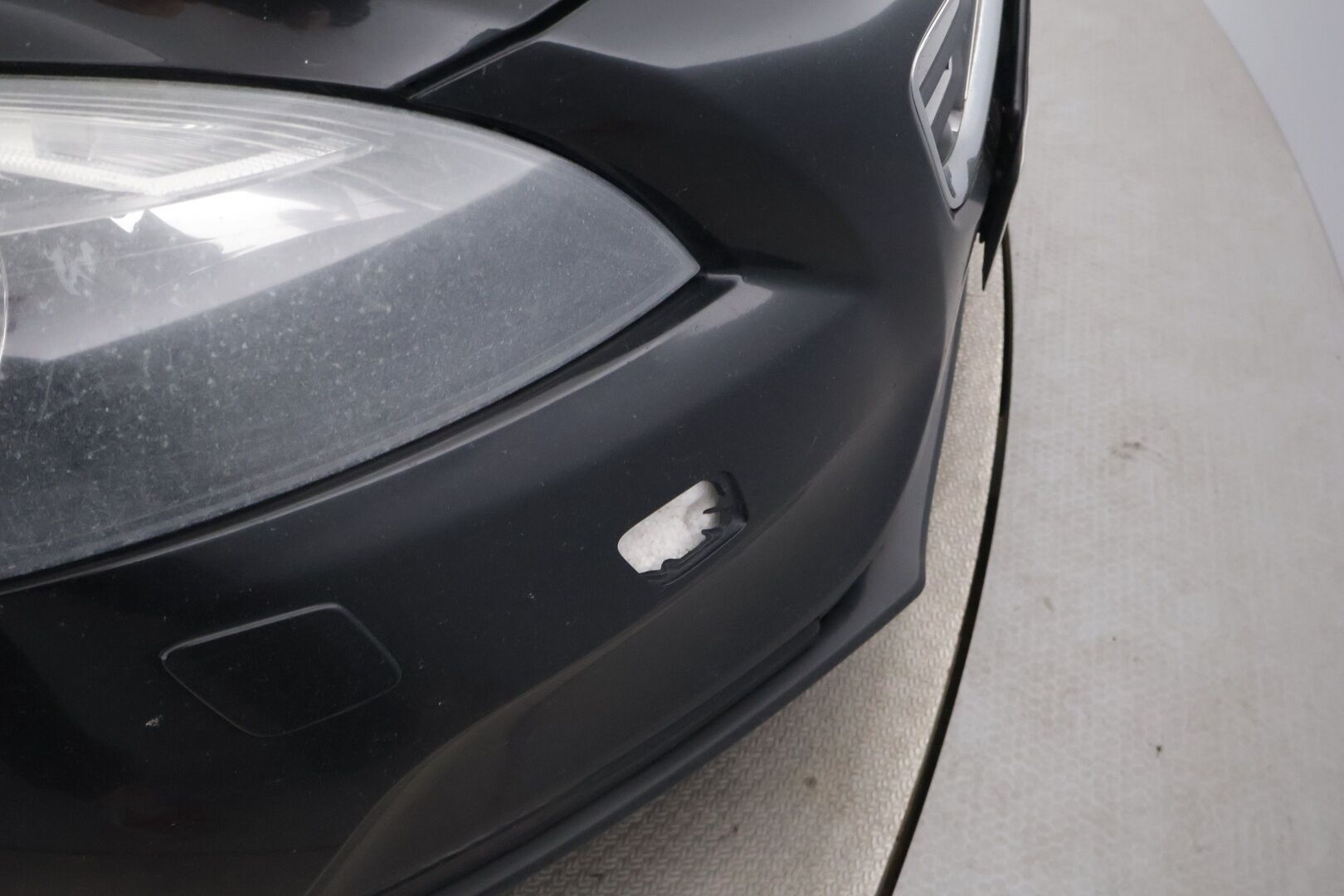 Volvo V40 2012 D2 Momentum Business - *Myydään huutokaupat.com* / Juuri huollettu! / Suomi-auto / Vakkari / PA-lisälämmitin / Xenon-valot / Aut. Ilmastointi / Penkinlämmittimet