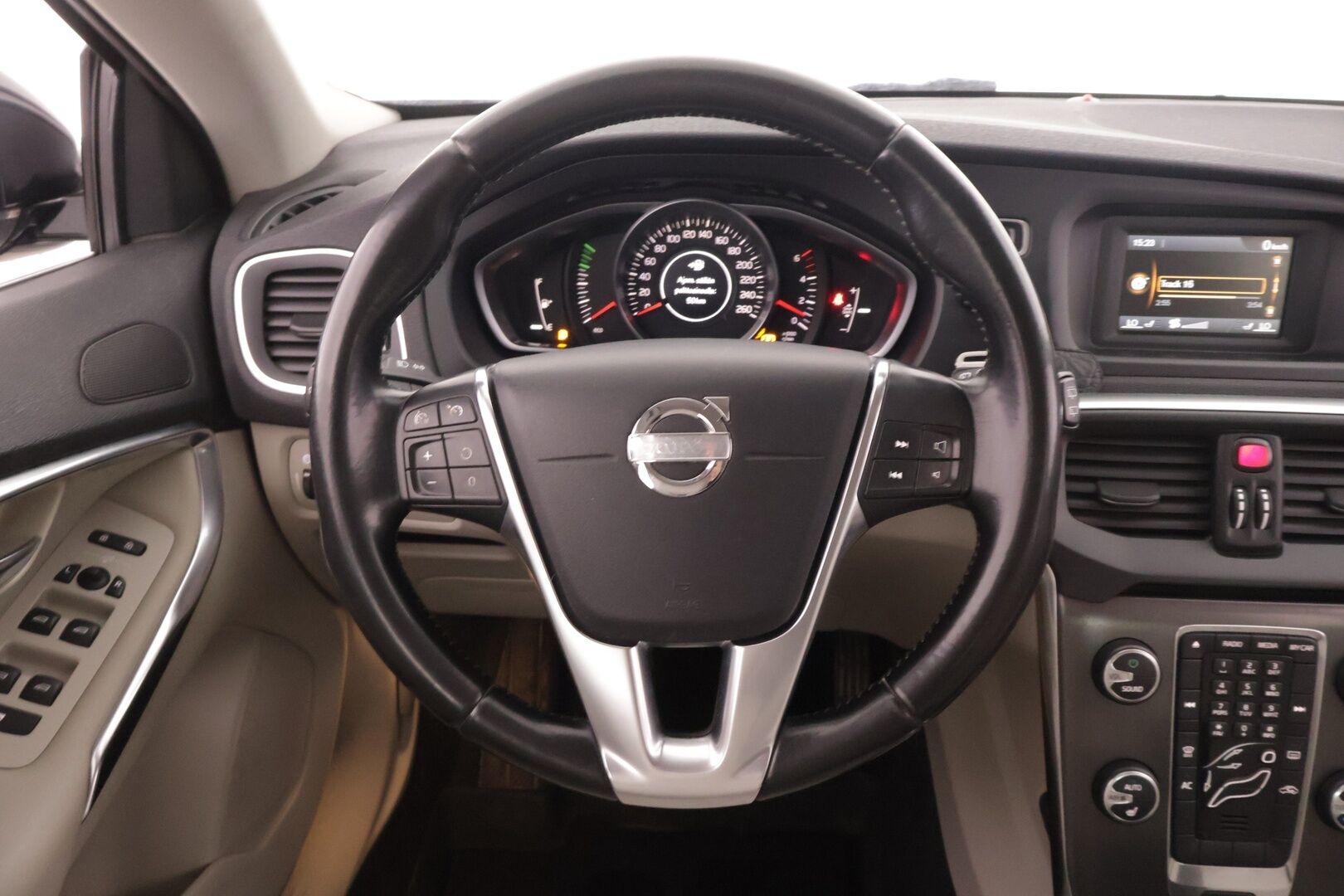 Volvo V40 2012 D2 Momentum Business - *Myydään huutokaupat.com* / Juuri huollettu! / Suomi-auto / Vakkari / PA-lisälämmitin / Xenon-valot / Aut. Ilmastointi / Penkinlämmittimet