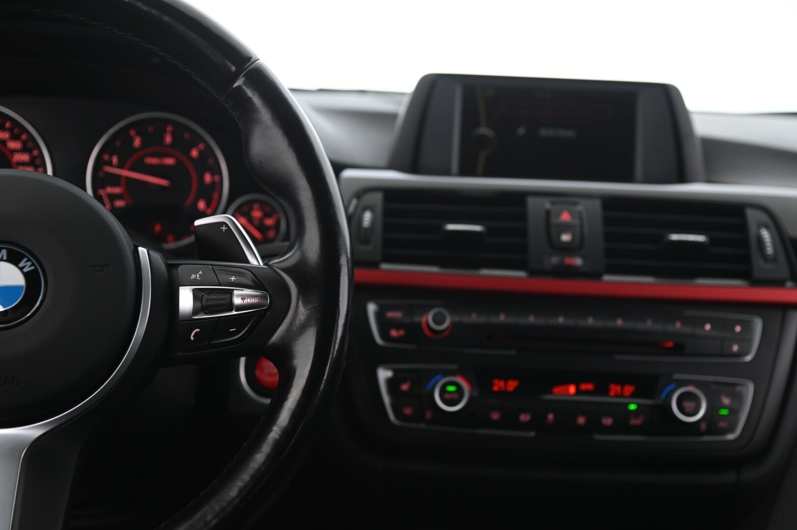BMW 330 2013 TwinPower Turbo A F31 Touring - M-Sport Look | Melbourne Rot Metallic | M-sport ratti | H&K | Sporttipenkit | Taittuva koukku | 2 Aluvanteet