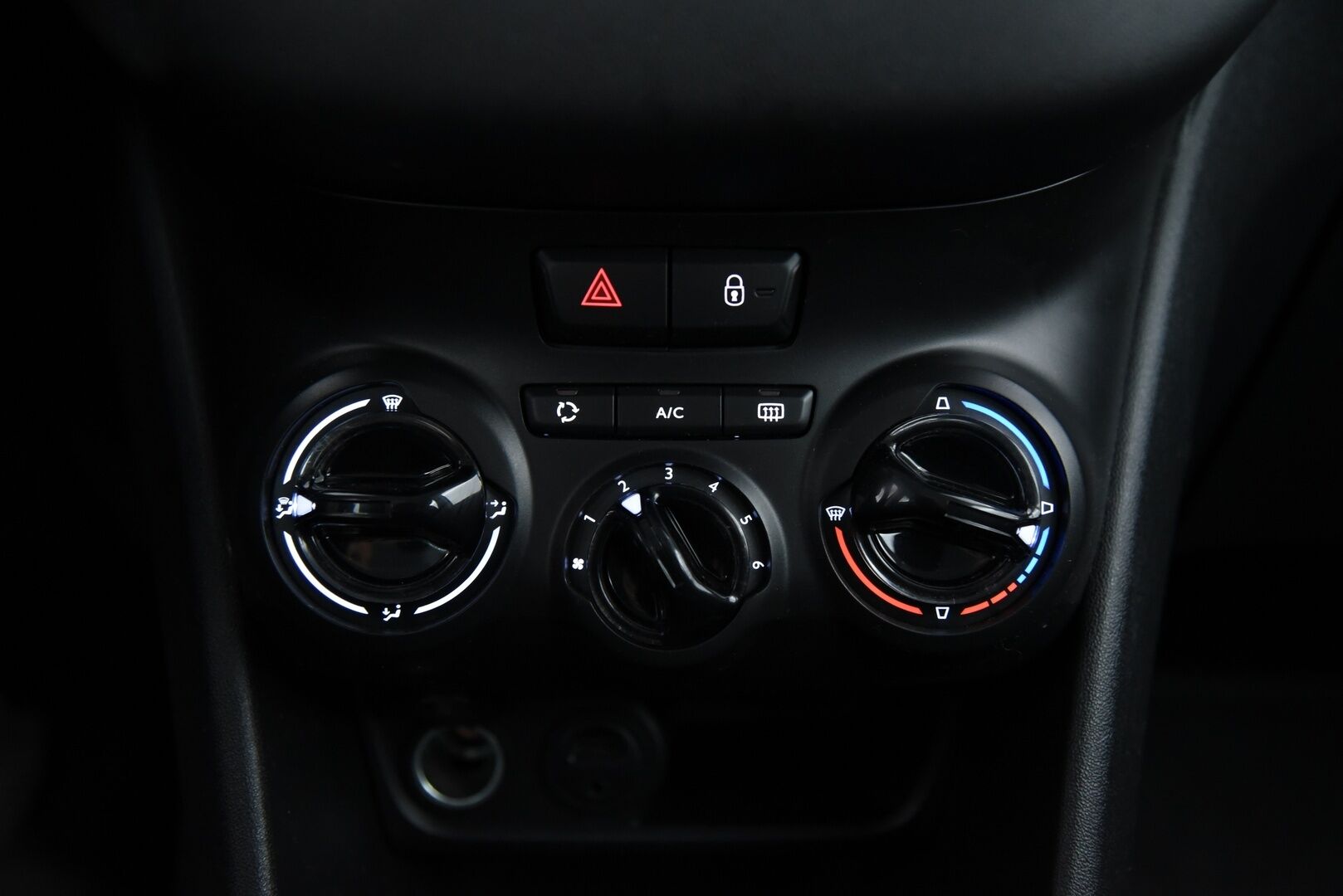 Peugeot 208 2012 Active VTi 82 5-ov *YritysOutlet - Myydään vain yrityksille* - 2om. Suomi-auto / Tuore leima / * Tämä auto myydään YritysOutlet -valikoimasta vain yritykselle - Osta nyt, maksa vasta ensi vuonna