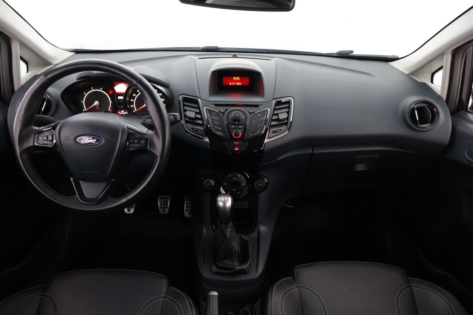 Ford Fiesta 2012 1,6 134 hv Sport Silver M5 3-ovinen - Suomiauto / Vakkari / Nahkasisusta / Lämmitettävä Tuulilasi / Lohko & Sisäpistoke / Jakopää tehty / Kahdet fiksut renkaat!