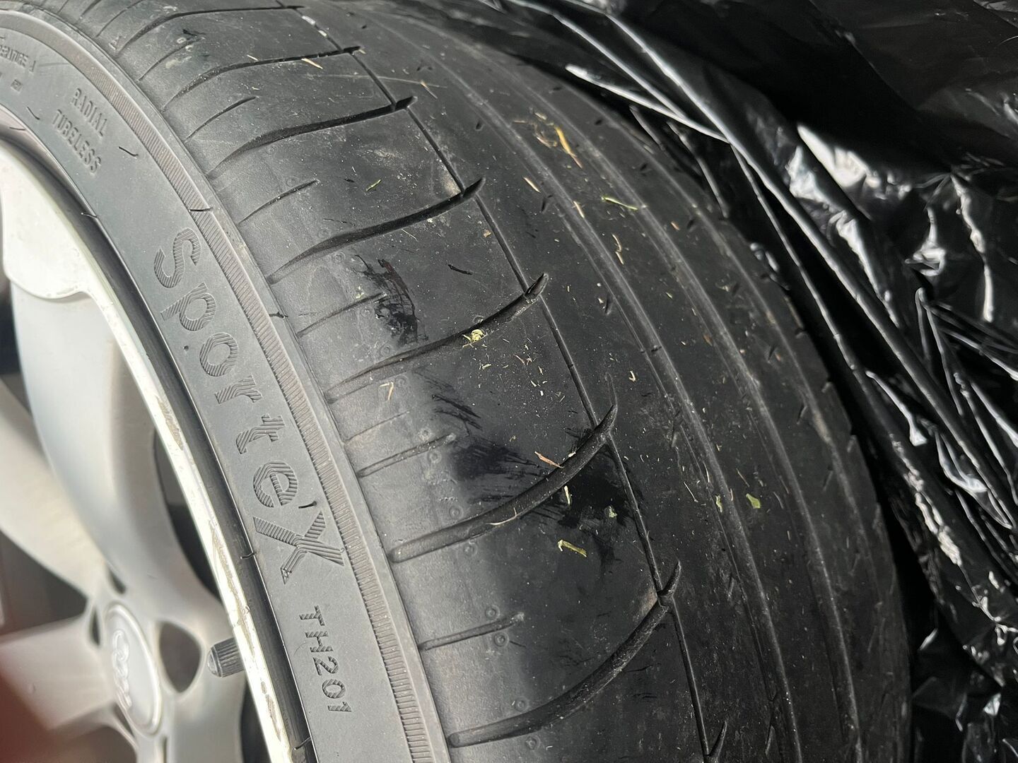 Audi A5 2013 Sportback Black Edition 1.8 TFSI 125 kW *Vakkari / Lohko / Sportti penkit / Tutka* YritysOutlet - Myydään vain yrityksille - Kahdet renkaat alumiinivantein / Suomi-auto / Todella säännöllinen huoltokirja *Tämä auto myydään YritysOutlet -valikoimasta vain yritykselle*