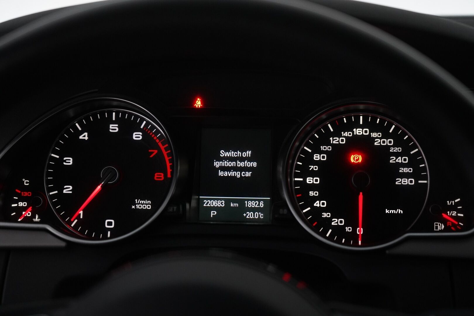 Audi A5 2013 Sportback Black Edition 1.8 TFSI 125 kW *Vakkari / Lohko / Sportti penkit / Tutka* YritysOutlet - Myydään vain yrityksille - Kahdet renkaat alumiinivantein / Suomi-auto / Todella säännöllinen huoltokirja *Tämä auto myydään YritysOutlet -valikoimasta vain yritykselle*