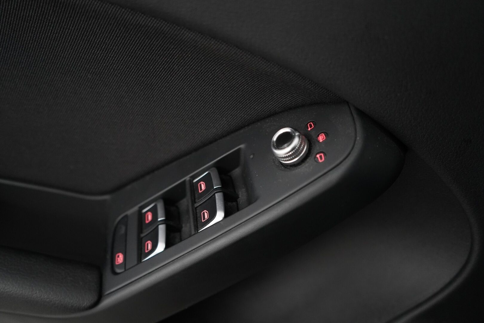 Audi A5 2013 Sportback Black Edition 1.8 TFSI 125 kW *Vakkari / Lohko / Sportti penkit / Tutka* YritysOutlet - Myydään vain yrityksille - Kahdet renkaat alumiinivantein / Suomi-auto / Todella säännöllinen huoltokirja *Tämä auto myydään YritysOutlet -valikoimasta vain yritykselle*