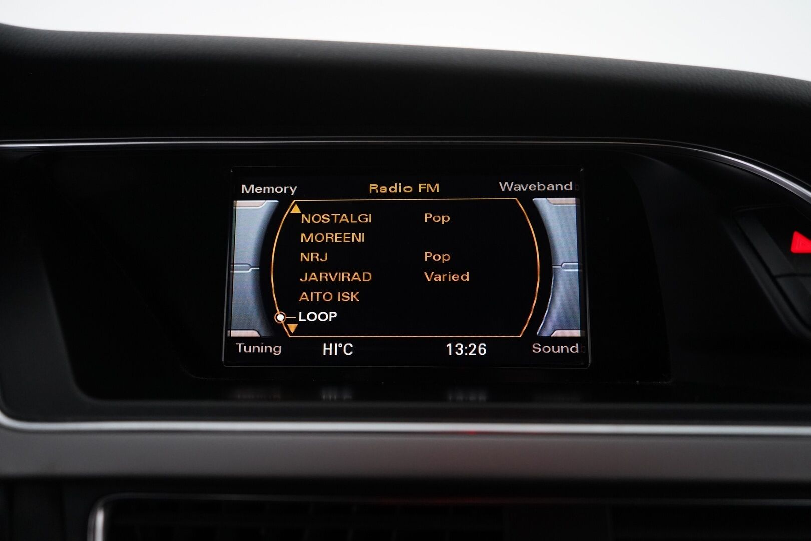 Audi A5 2013 Sportback Black Edition 1.8 TFSI 125 kW *Vakkari / Lohko / Sportti penkit / Tutka* YritysOutlet - Myydään vain yrityksille - Kahdet renkaat alumiinivantein / Suomi-auto / Todella säännöllinen huoltokirja *Tämä auto myydään YritysOutlet -valikoimasta vain yritykselle*