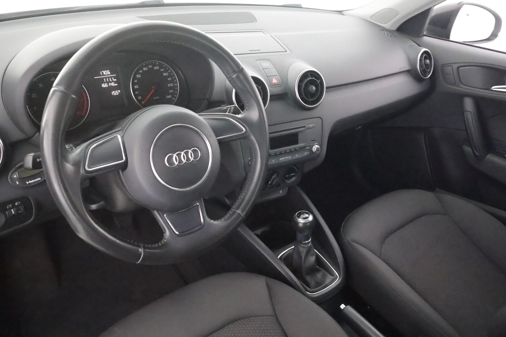 Audi A1 2012 Attraction 1,2 TFSI Start-Stop - | Webasto | Ilmastointi | Penkinlämmittimet | CD-Soitin | Sähköpeilit | Suomi-auto | Kahdet renkaat |