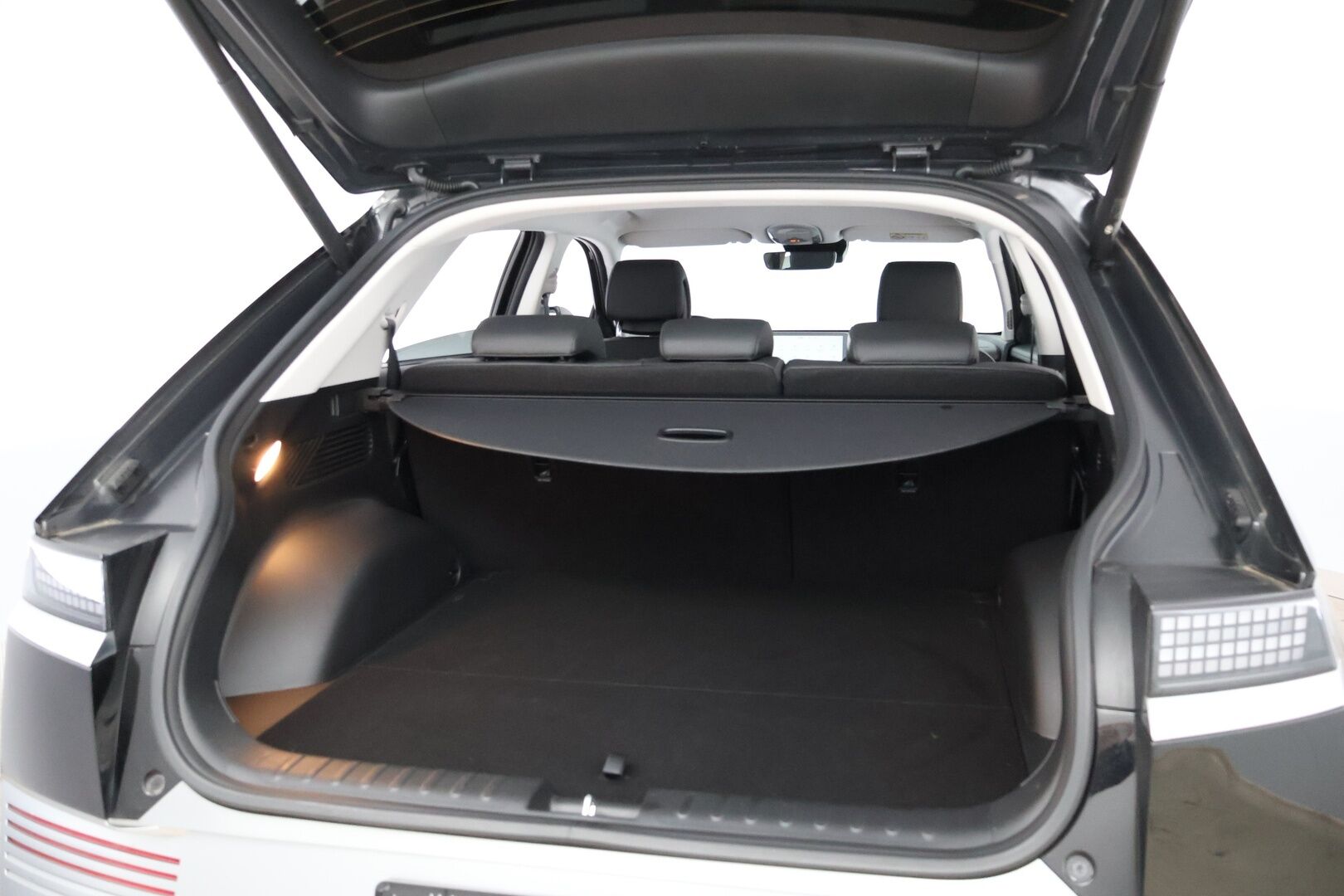 HYUNDAI IONIQ 5 2022 58 kWh 170hv Uniq - Lämpöpumppu / Adapt.Vakkari / HUD / Bose Premium Sound / Ilmastoidut Nahat / KeylessGo / Navi / Supervarusteet!