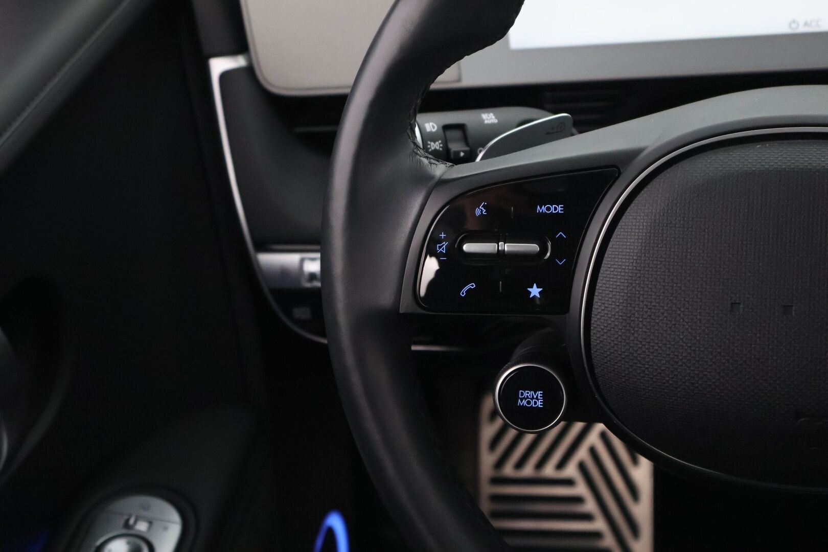 HYUNDAI IONIQ 5 2022 58 kWh 170hv Uniq - Lämpöpumppu / Adapt.Vakkari / HUD / Bose Premium Sound / Ilmastoidut Nahat / KeylessGo / Navi / Supervarusteet!