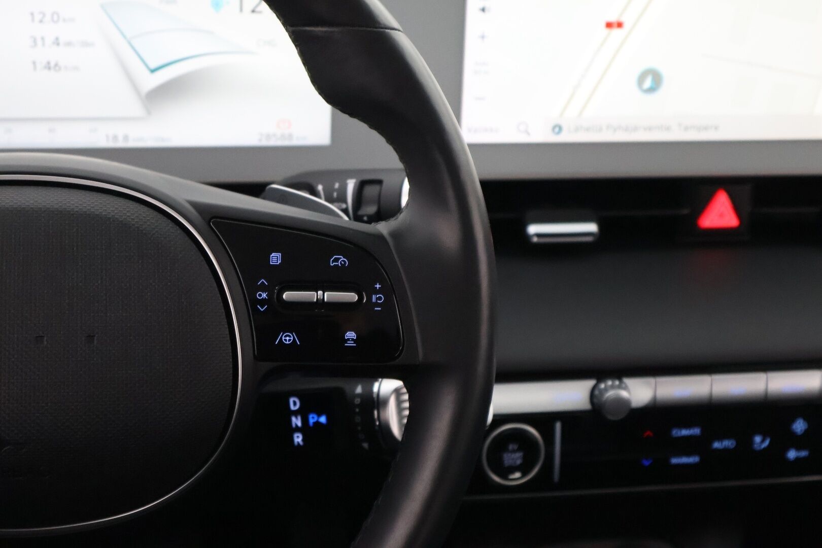 HYUNDAI IONIQ 5 2022 AWD Style 73kWh - 3,99 % KORKOTARJOUS TÄHÄN AUTOON - Lämpöpumppu / Vetokoukku / Adapt.Vakkari / Peruutuskamera / HDA / Merkkihuollot / Navi / Apple&Android / Huippusiisti!