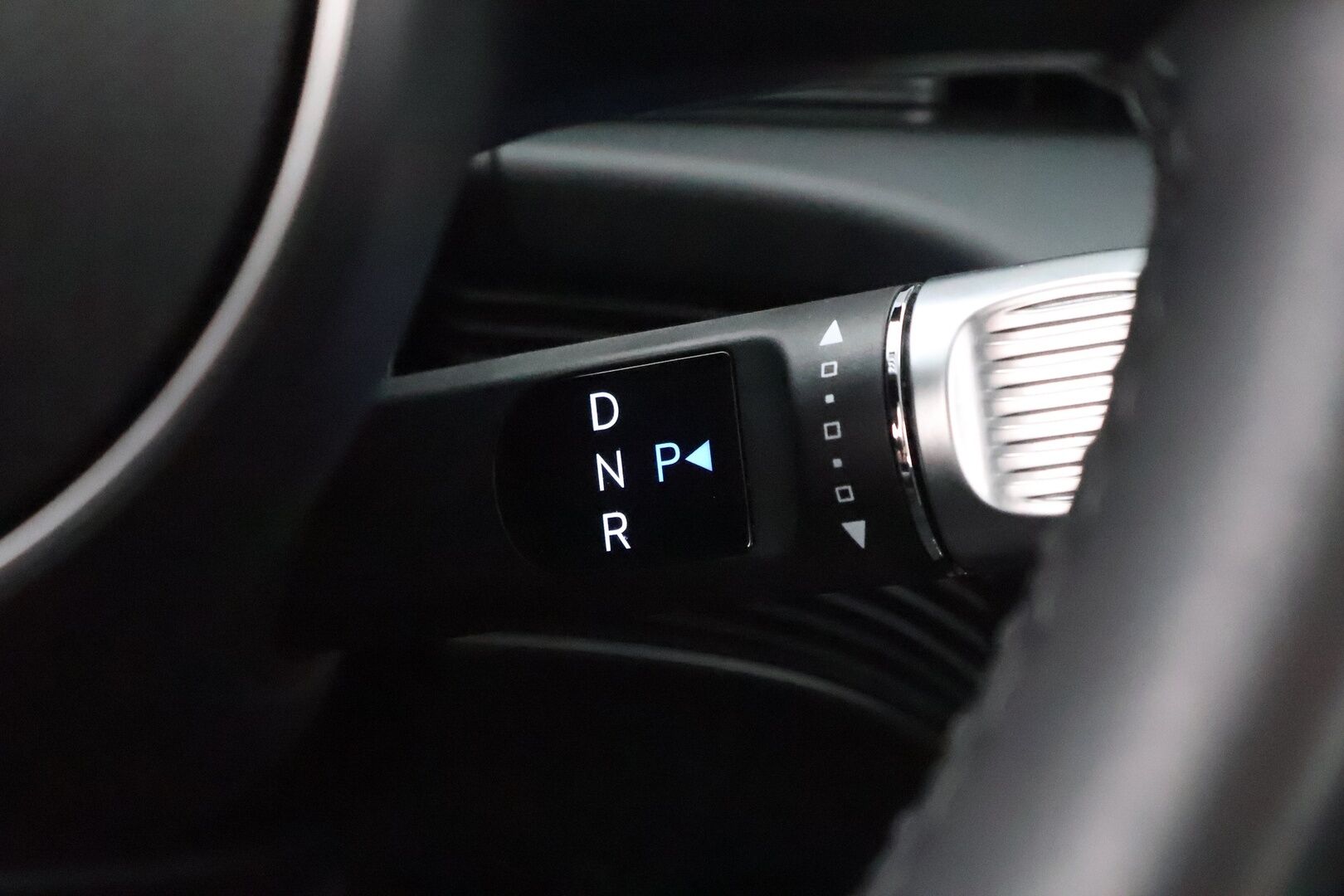 HYUNDAI IONIQ 5 2022 AWD Style 73kWh - 3,99 % KORKOTARJOUS TÄHÄN AUTOON - Lämpöpumppu / Vetokoukku / Adapt.Vakkari / Peruutuskamera / HDA / Merkkihuollot / Navi / Apple&Android / Huippusiisti!