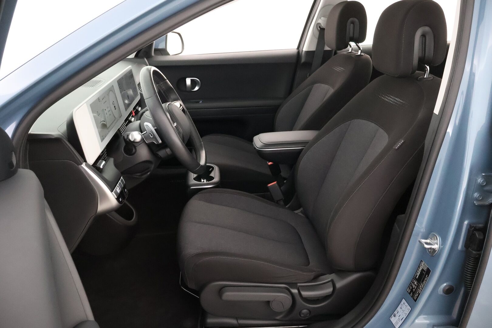 HYUNDAI IONIQ 5 2022 AWD Style 73kWh - 3,99 % KORKOTARJOUS TÄHÄN AUTOON - Lämpöpumppu / Vetokoukku / Adapt.Vakkari / Peruutuskamera / HDA / Merkkihuollot / Navi / Apple&Android / Huippusiisti!