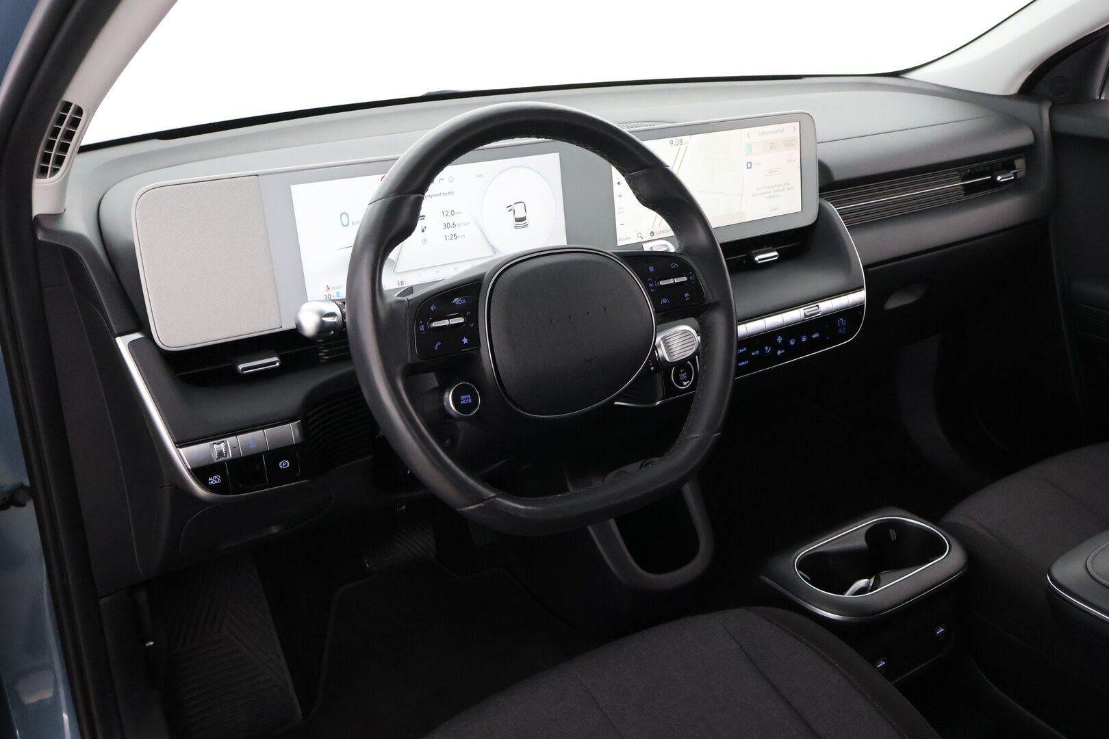 HYUNDAI IONIQ 5 2022 AWD Style 73kWh - 3,99 % KORKOTARJOUS TÄHÄN AUTOON - Lämpöpumppu / Vetokoukku / Adapt.Vakkari / Peruutuskamera / HDA / Merkkihuollot / Navi / Apple&Android / Huippusiisti!