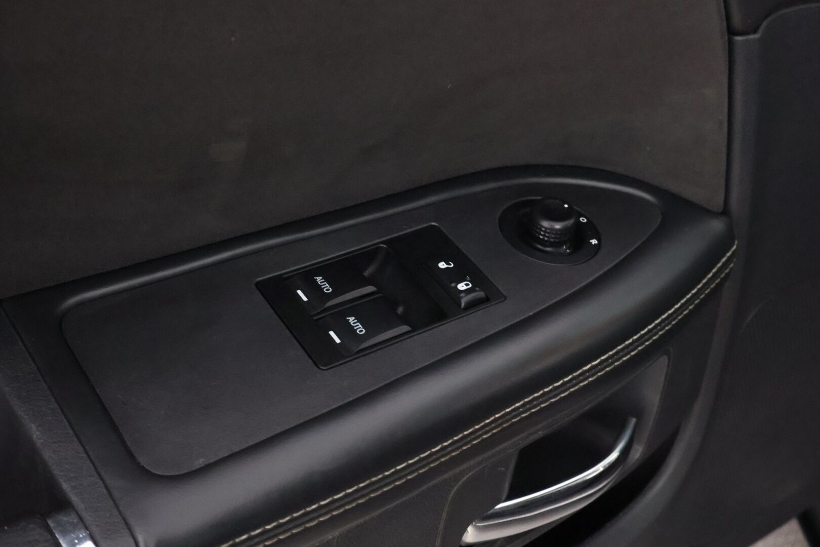 Dodge Challenger 2008 6,1 SRT8 HEMI First Edition - YritysOutlet - Myydään vain yrityksille - – Tämä auto myydään YritysOutlet -valikoimasta vain yritykselle