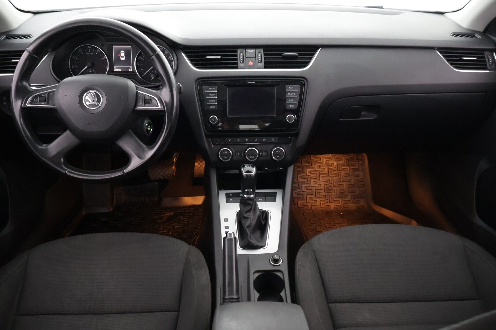 Skoda Octavia 2013 1,8 TSI Elegance DSG Autom.  YritysOutlet - Myydään vain yrityksille - Suomi-auto | Vakionopeudensäädin | Peruutustutkat | Lasikattoluukku | Keyless | Ilmastointi | 2x Renkaat 