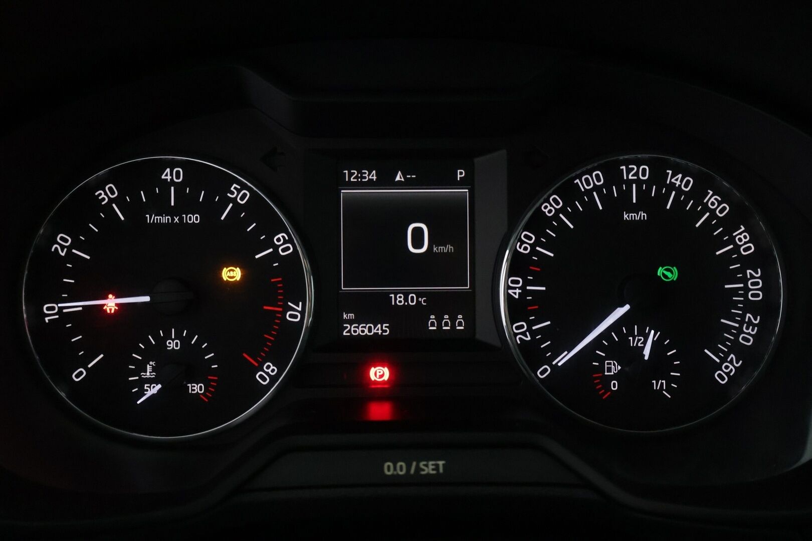 Skoda Octavia 2013 1,8 TSI Elegance DSG Autom.  YritysOutlet - Myydään vain yrityksille - Suomi-auto | Vakionopeudensäädin | Peruutustutkat | Lasikattoluukku | Keyless | Ilmastointi | 2x Renkaat 