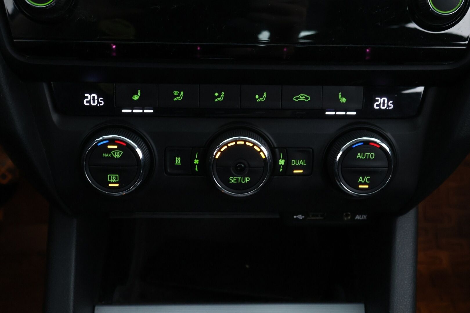 Skoda Octavia 2013 1,8 TSI Elegance DSG Autom. - YritysOutlet - Myydään vain yrityksille - - YritysOutlet - Myydään vain yrityksille