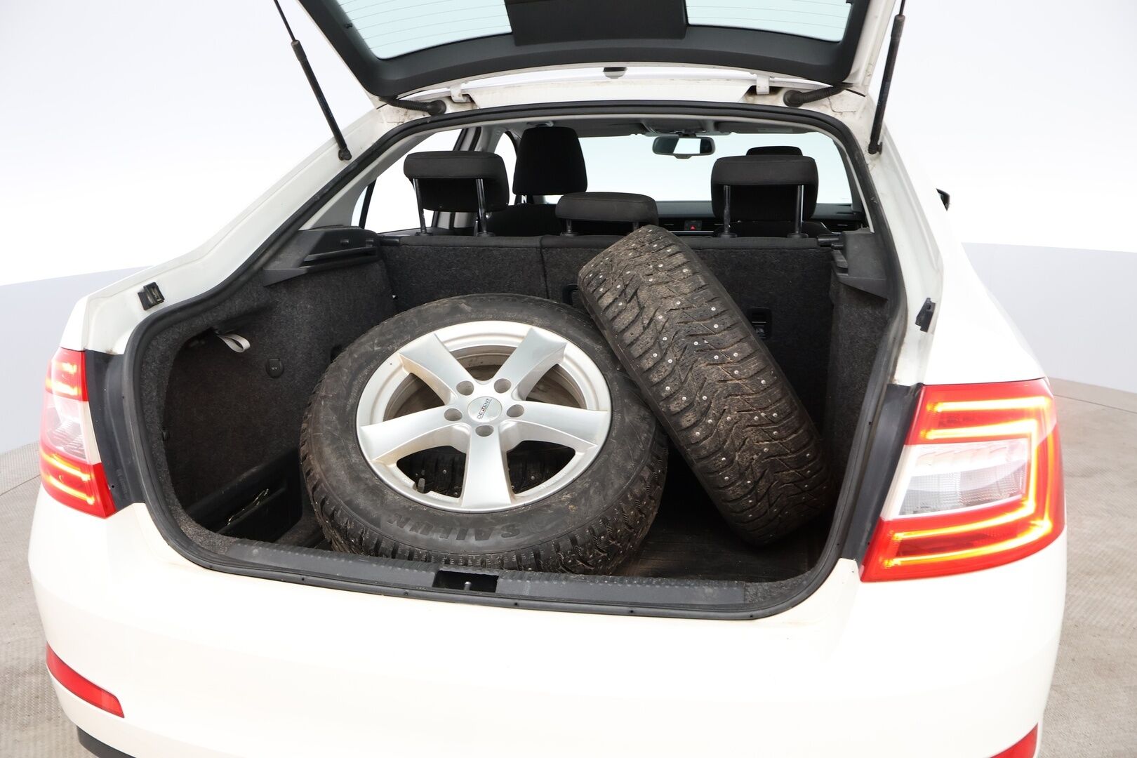 Skoda Octavia 2013 1,8 TSI Elegance DSG Autom. - YritysOutlet - Myydään vain yrityksille - - YritysOutlet - Myydään vain yrityksille