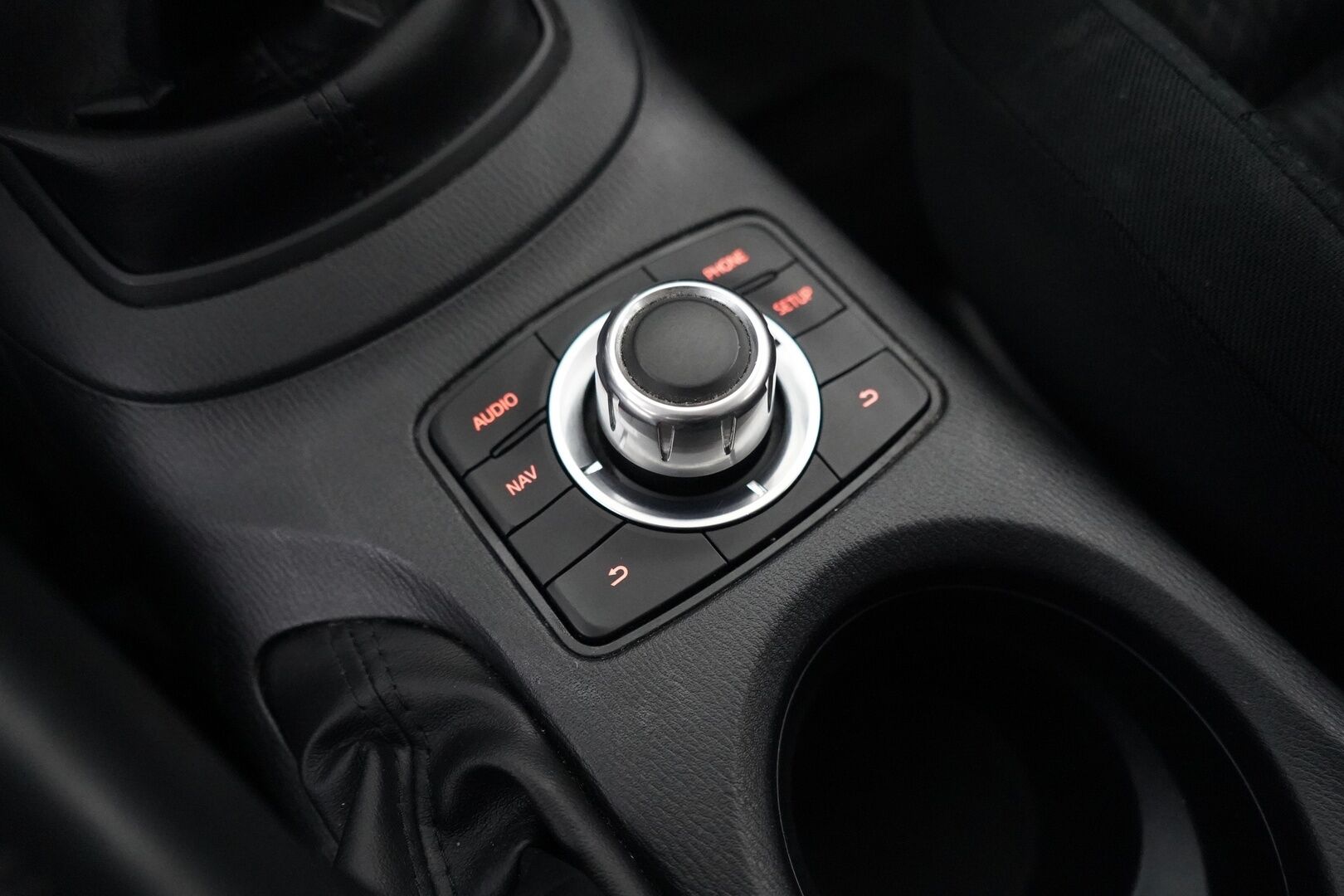 Mazda CX-5 2013 2,2 SKYACTIV-D Touring 6MT 5d Q22 *Koukku / Lohko+Sisä / Tutkat / Navi / BT* - KATSO MIHIN HINTAAN! / Suomi-auto / Kahdet alumiinivanteet - HULLUT AVAJAISHULINAT KORKOTARJOUS 3,29 %