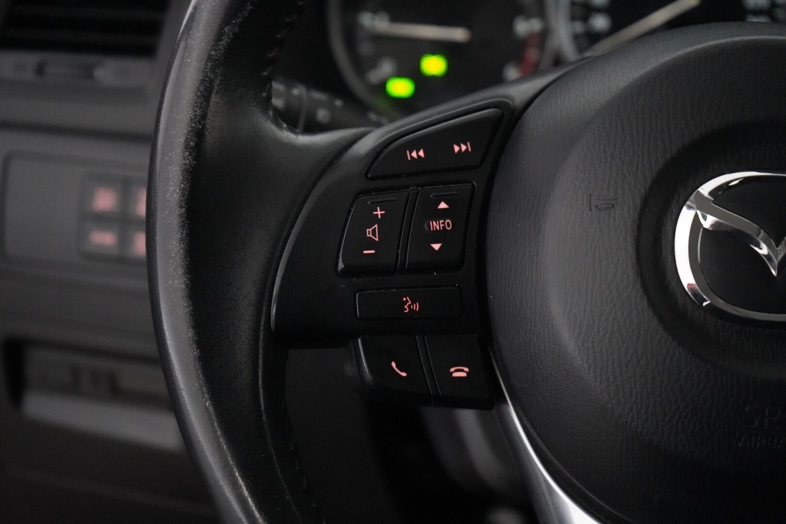Mazda CX-5 2013 MYYDÄÄN HUUTOKAUPAT.COM - HUUTOKAUPAT.COM SIVUSTOLLA MYYNNISSÄ