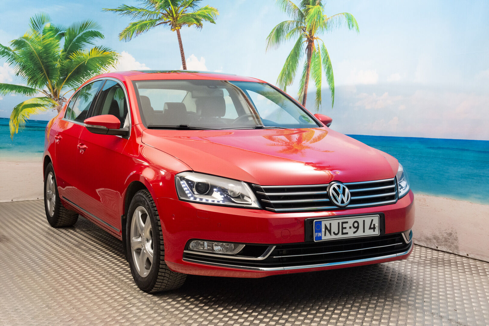 Volkswagen Passat 2013 Sedan Highline 2,0 TDI 103 kW (140 hv) BlueMotion Technology DSG-automaatti - | Webasto | Kattoluukku | Vakkari | Nahka-alcantara | Tutkat | Navi | Suomi-auto |