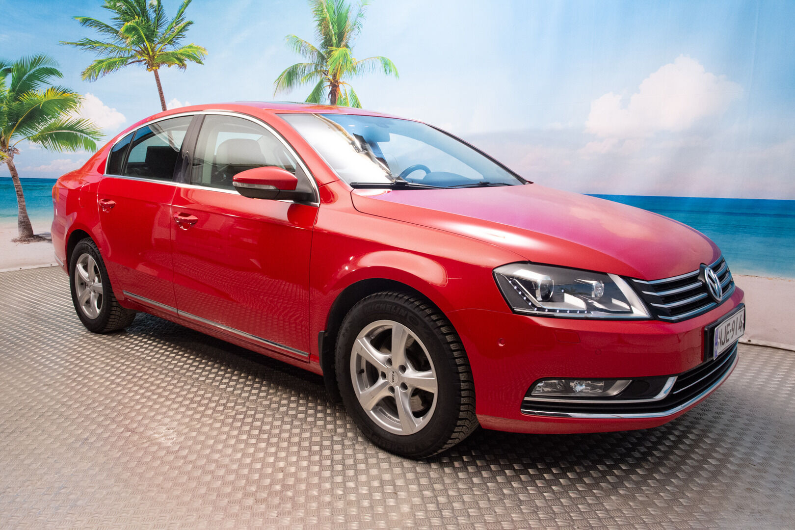 Volkswagen Passat 2013 Sedan Highline 2,0 TDI 103 kW (140 hv) BlueMotion Technology DSG-automaatti - | Webasto | Kattoluukku | Vakkari | Nahka-alcantara | Tutkat | Navi | Suomi-auto |