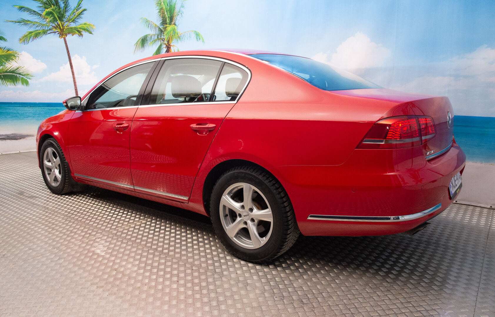 Volkswagen Passat 2013 Sedan Highline 2,0 TDI 103 kW (140 hv) BlueMotion Technology DSG-automaatti - | Webasto | Kattoluukku | Vakkari | Nahka-alcantara | Tutkat | Navi | Suomi-auto |
