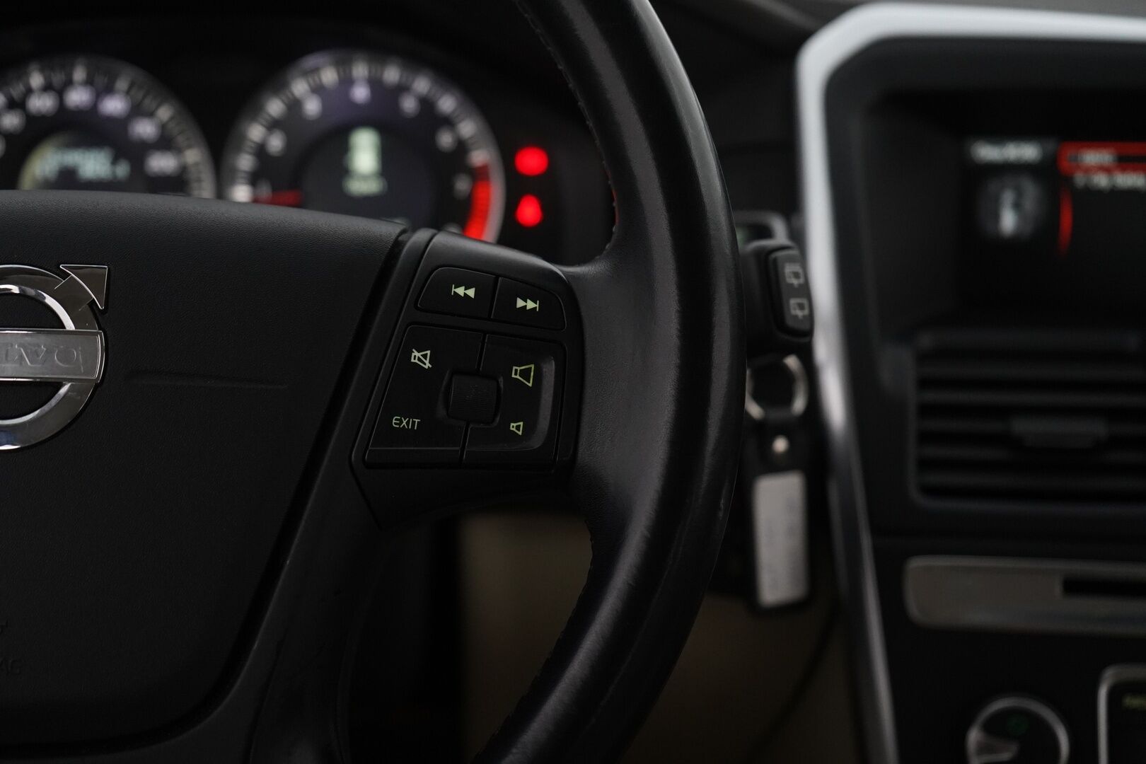 Volvo XC60 2012 T5 Summum aut. - Myydään  Huutokaupat.com - Myydään huutokaupat.com