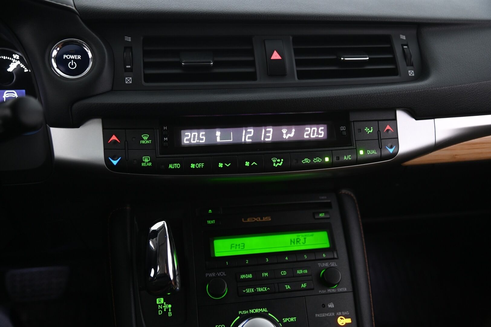 Lexus CT 2013 200h Hybrid A Esteem - Suomi-auto | Ruskeat Nahat | Vakkari | P.tutkat | 2 Renkaat & Aluvanteet