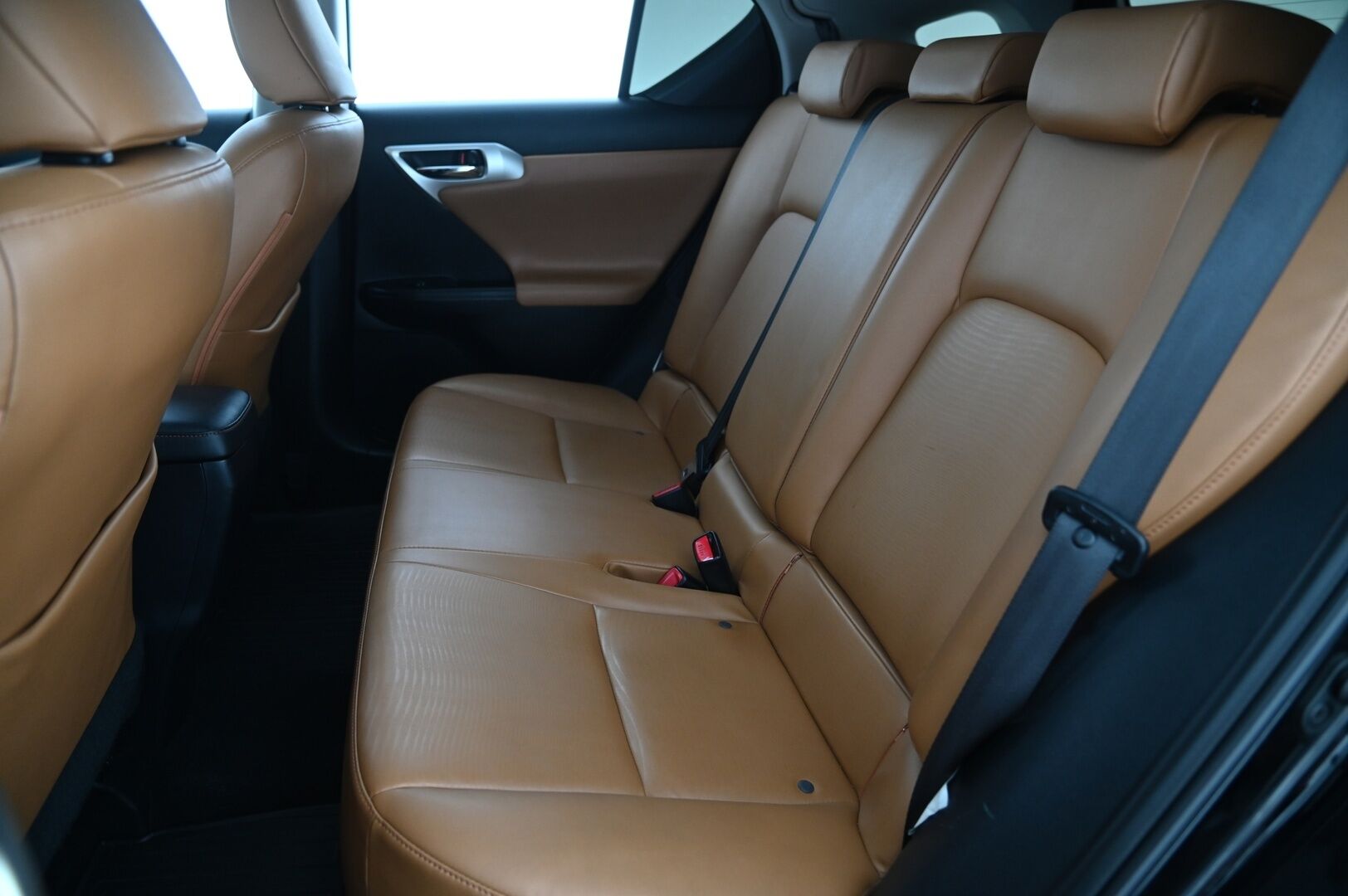 Lexus CT 2013 200h Hybrid A Esteem - Suomi-auto | Ruskeat Nahat | Vakkari | P.tutkat | 2 Renkaat & Aluvanteet