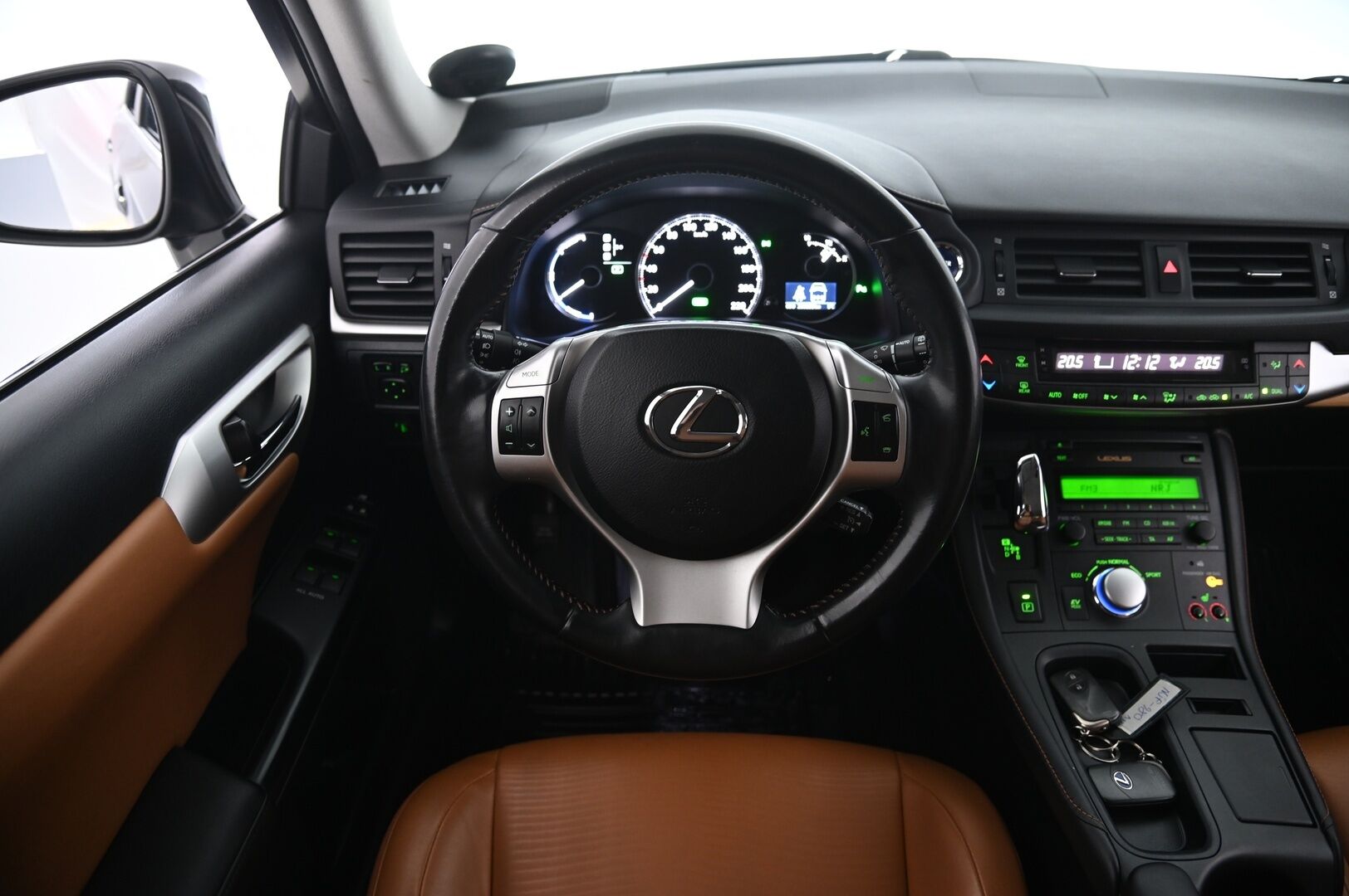 Lexus CT 2013 200h Hybrid A Esteem - Suomi-auto | Ruskeat Nahat | Vakkari | P.tutkat | 2 Renkaat & Aluvanteet