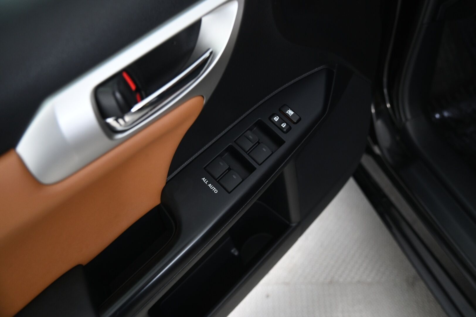 Lexus CT 2013 200h Hybrid A Esteem - Suomi-auto | Ruskeat Nahat | Vakkari | P.tutkat | 2 Renkaat & Aluvanteet