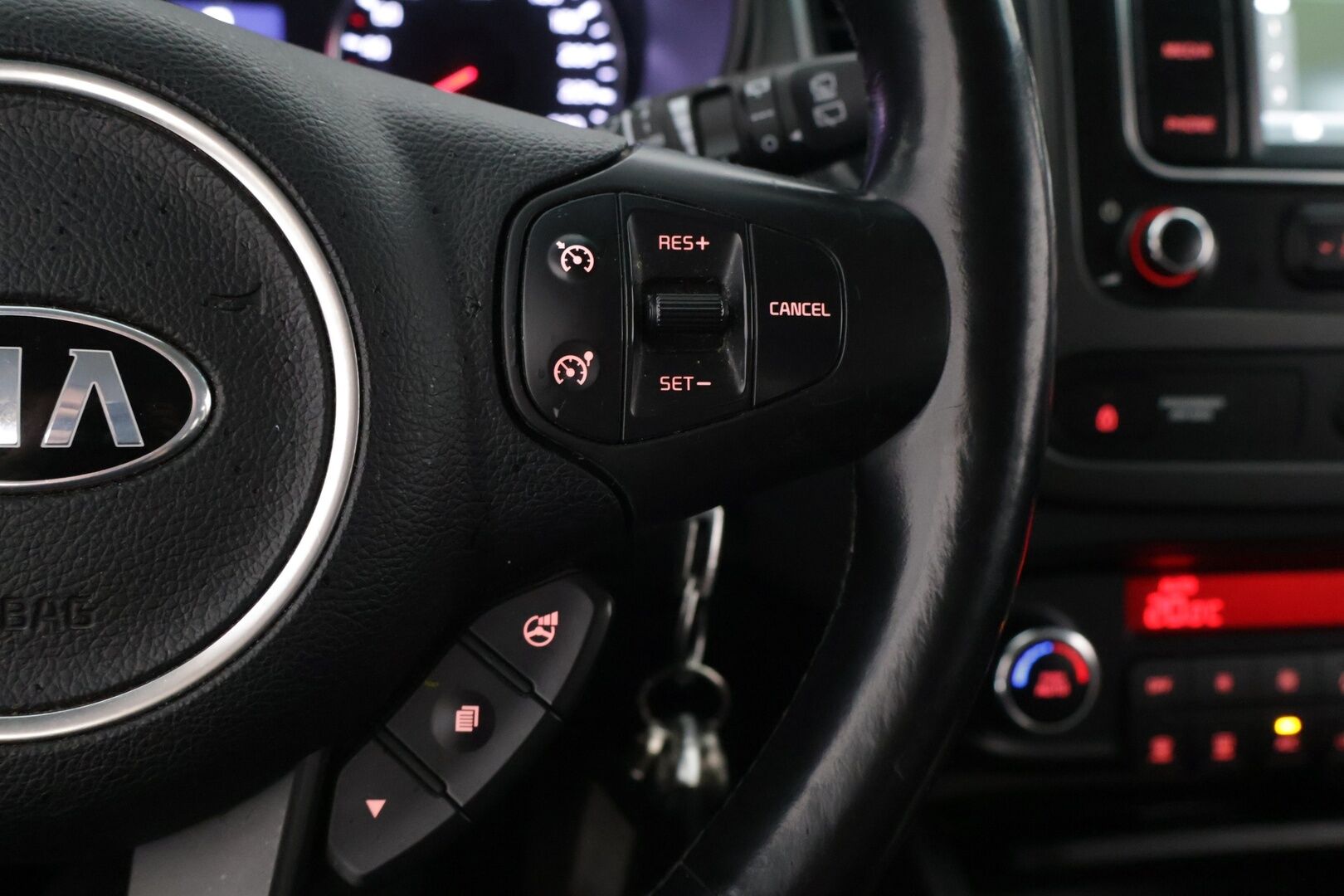 Kia Carens 2013 1,7 CRDi EX EcoDynamics 7P *MYYDÄÄN HUUTOKAUPAT.COM*