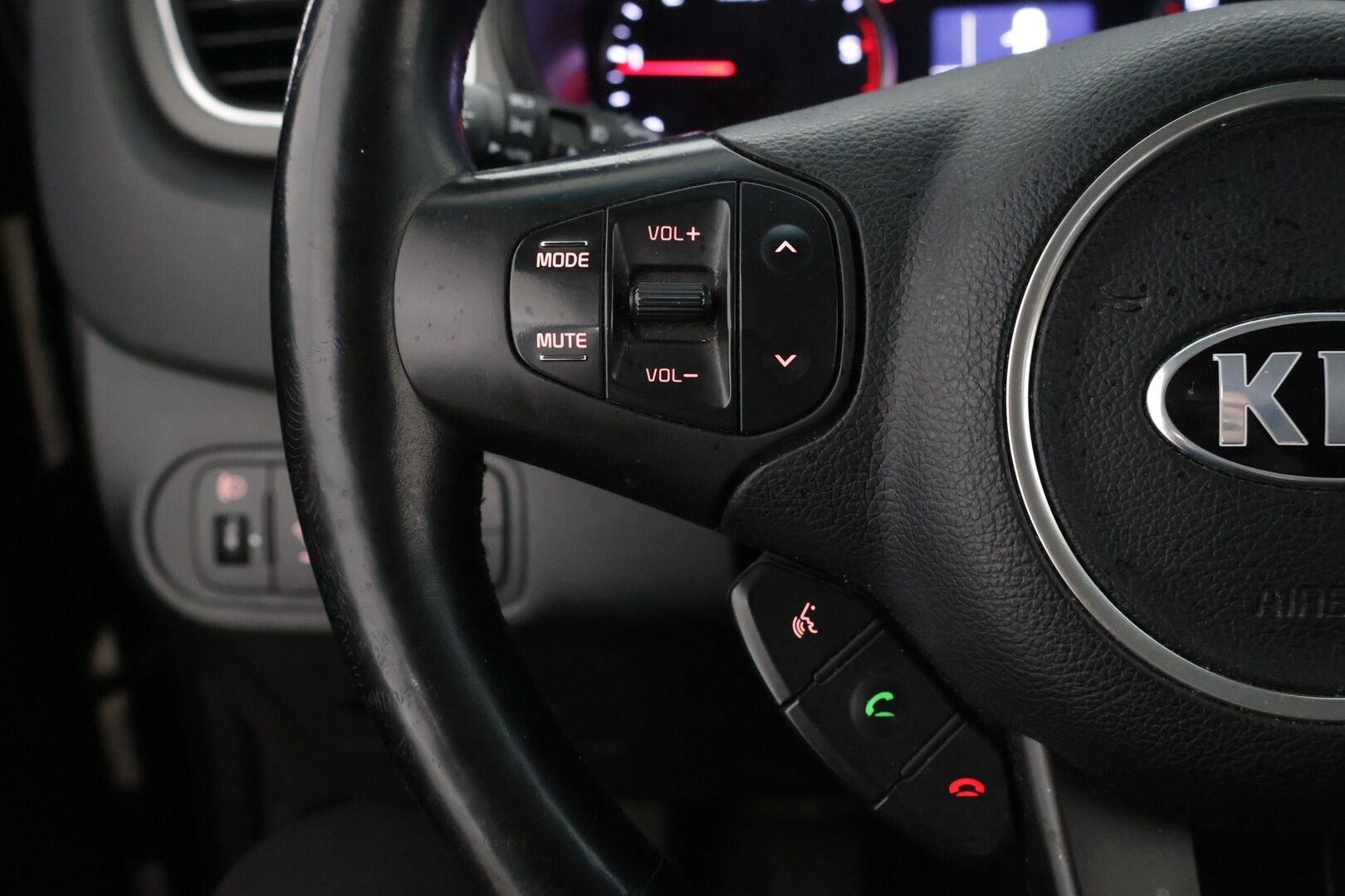 Kia Carens 2013 1,7 CRDi EX EcoDynamics 7P *MYYDÄÄN HUUTOKAUPAT.COM*