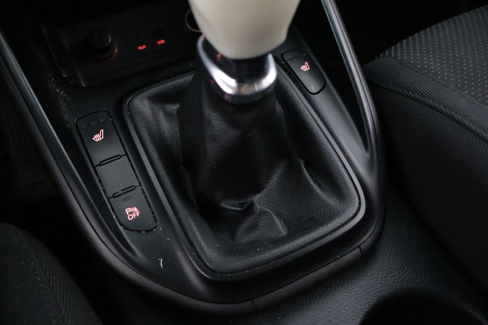 Kia Carens 2013 1,7 CRDi EX EcoDynamics 7P *MYYDÄÄN HUUTOKAUPAT.COM*