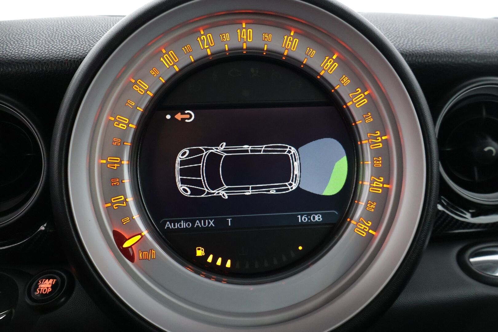 Mini Cooper S 2009 COOPER S CLUBMAN 1,6 R55* Sisätilanlämmitin / Tutka / Tuulilasinlämmitin / Nahkapenkit * - *Särmällä huoltohistorialla / R55 Korimalli / Ketju vaihdettu / Kahdet hyvät renkaat omilla alumiinivanteilla *