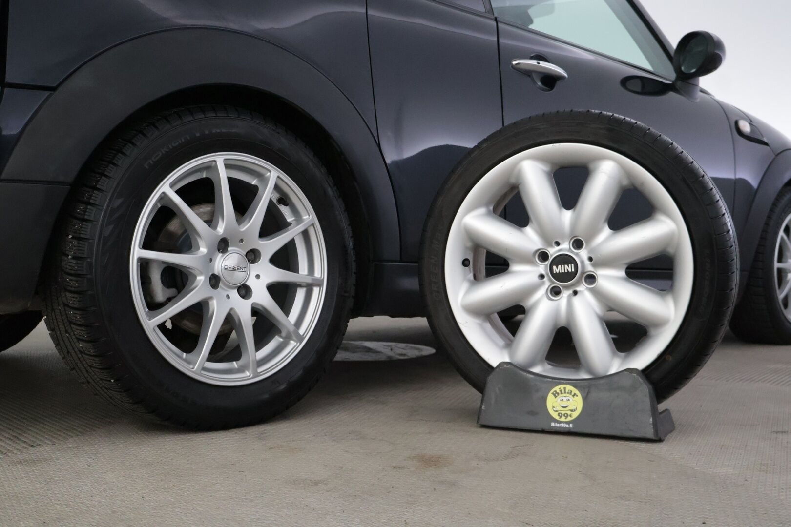 Mini Cooper S 2009 COOPER S CLUBMAN 1,6 R55* Sisätilanlämmitin / Tutka / Tuulilasinlämmitin / Nahkapenkit * - *Särmällä huoltohistorialla / R55 Korimalli / Ketju vaihdettu / Kahdet hyvät renkaat omilla alumiinivanteilla *