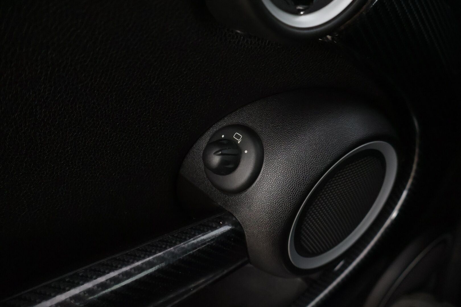 Mini Cooper S 2009 COOPER S CLUBMAN 1,6 R55* Sisätilanlämmitin / Tutka / Tuulilasinlämmitin / Nahkapenkit * - *Särmällä huoltohistorialla / R55 Korimalli / Ketju vaihdettu / Kahdet hyvät renkaat omilla alumiinivanteilla *