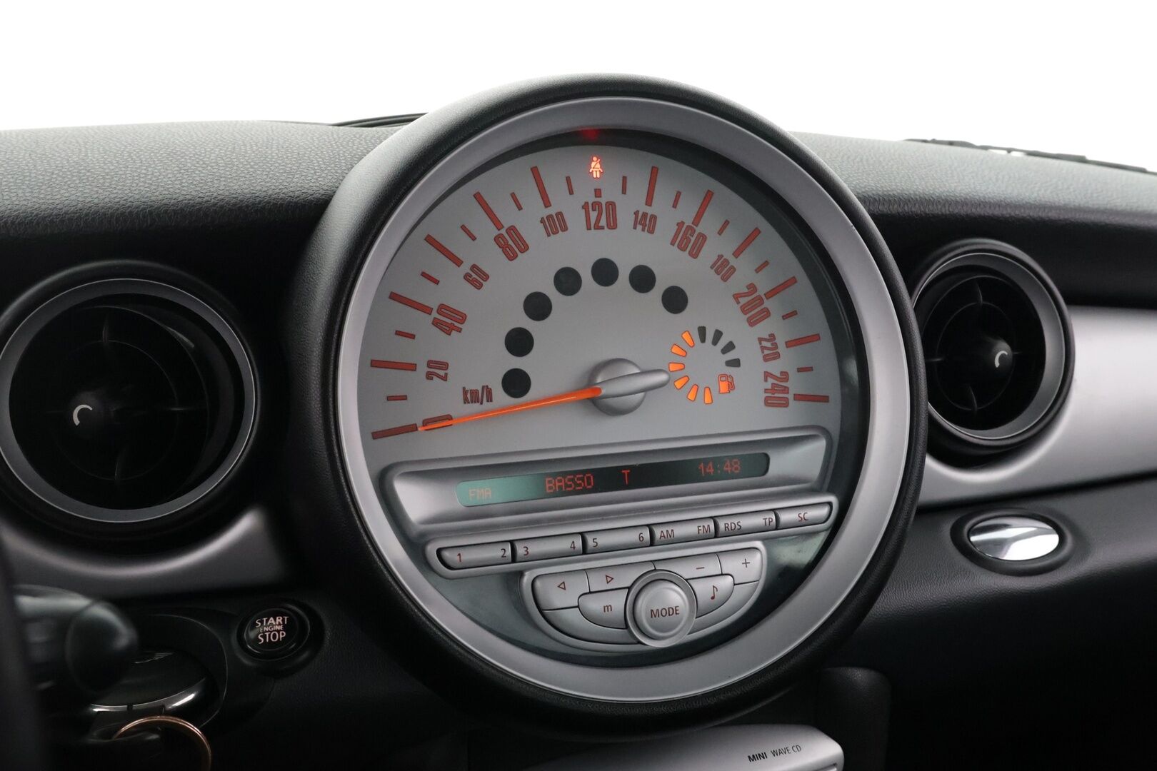 Mini Cooper 2007 COOPER * Auto on myynnissä Huutokaupat.comissa!* - | 2x avain! | 2x renkaat! | Lohko! | Penkinlämmittimet! | Ketju Tehty! | Huutokaupat! |