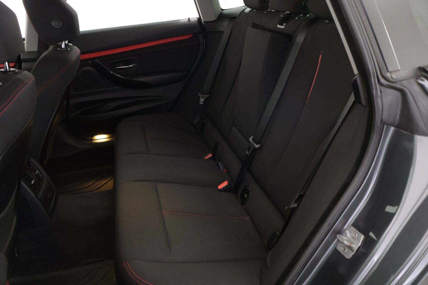 BMW 320 Gran Turismo 2013 F34 Gran Turismo 320i TwinPower Turbo A Business * HUD / Xenon / Lohko / Hifi / Vakkari / P-Kamera / Tutkat * - * Suomi-auto / Kahdet renkaat / Sähköinen huoltokirja *