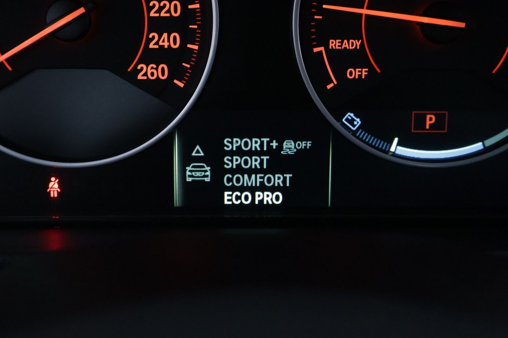 BMW 320 Gran Turismo 2013 F34 Gran Turismo 320i TwinPower Turbo A Business * HUD / Xenon / Lohko / Hifi / Vakkari / P-Kamera / Tutkat * - * Suomi-auto / Kahdet renkaat / Sähköinen huoltokirja *