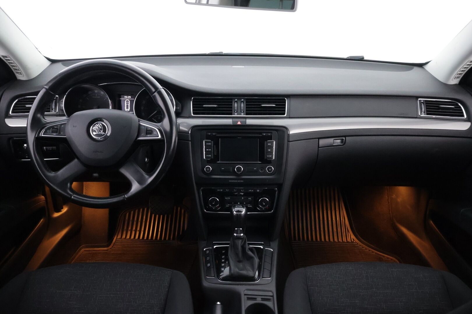 Skoda Superb 2014 Combi 2,0 TDI 140 Active Business DSG Autom. - YritysOutlet - Myydään vain yrityksille - – Tämä auto myydään YritysOutlet -valikoimasta vain yritykselle