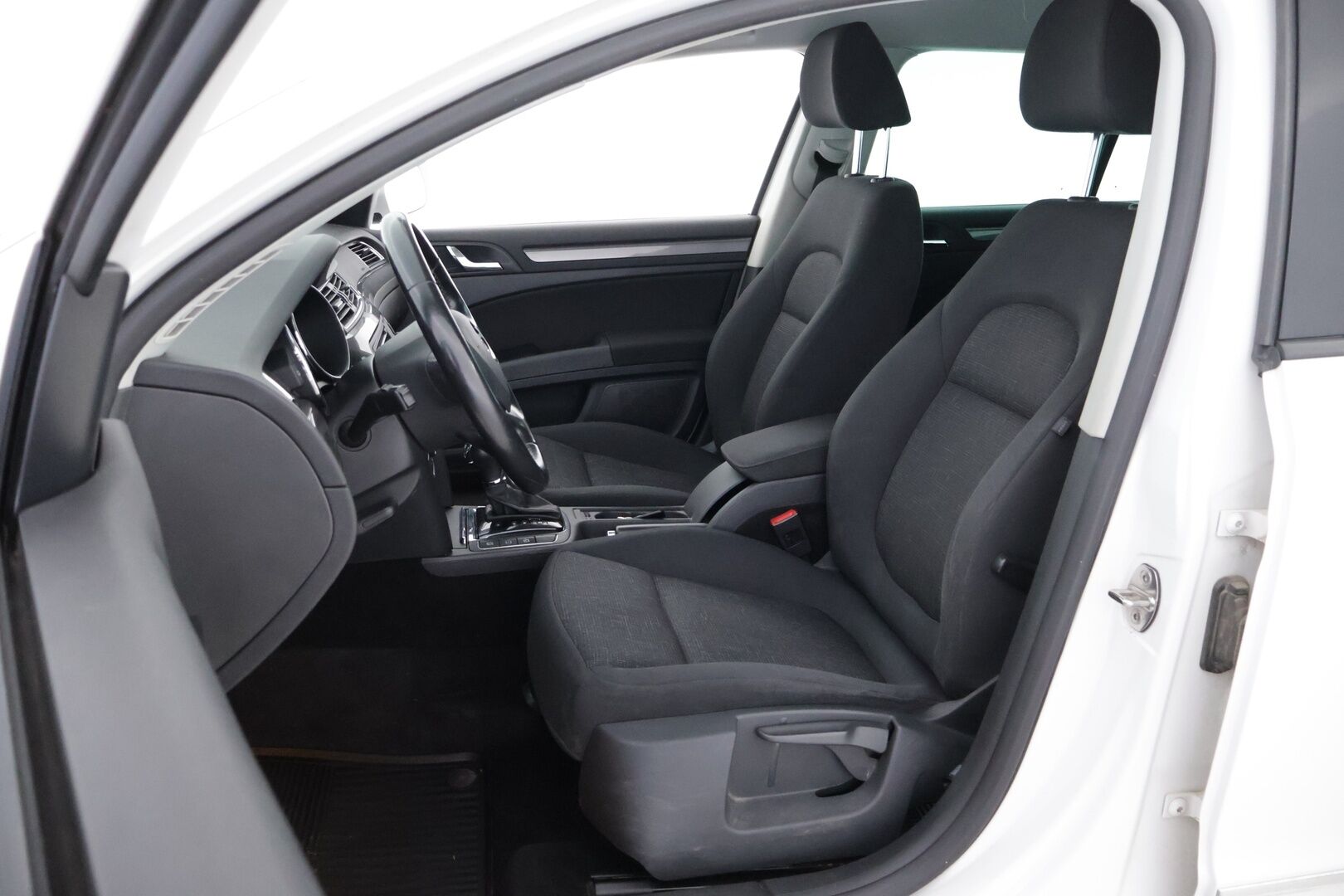 Skoda Superb 2014 Combi 2,0 TDI 140 Active Business DSG Autom. - YritysOutlet - Myydään vain yrityksille - – Tämä auto myydään YritysOutlet -valikoimasta vain yritykselle