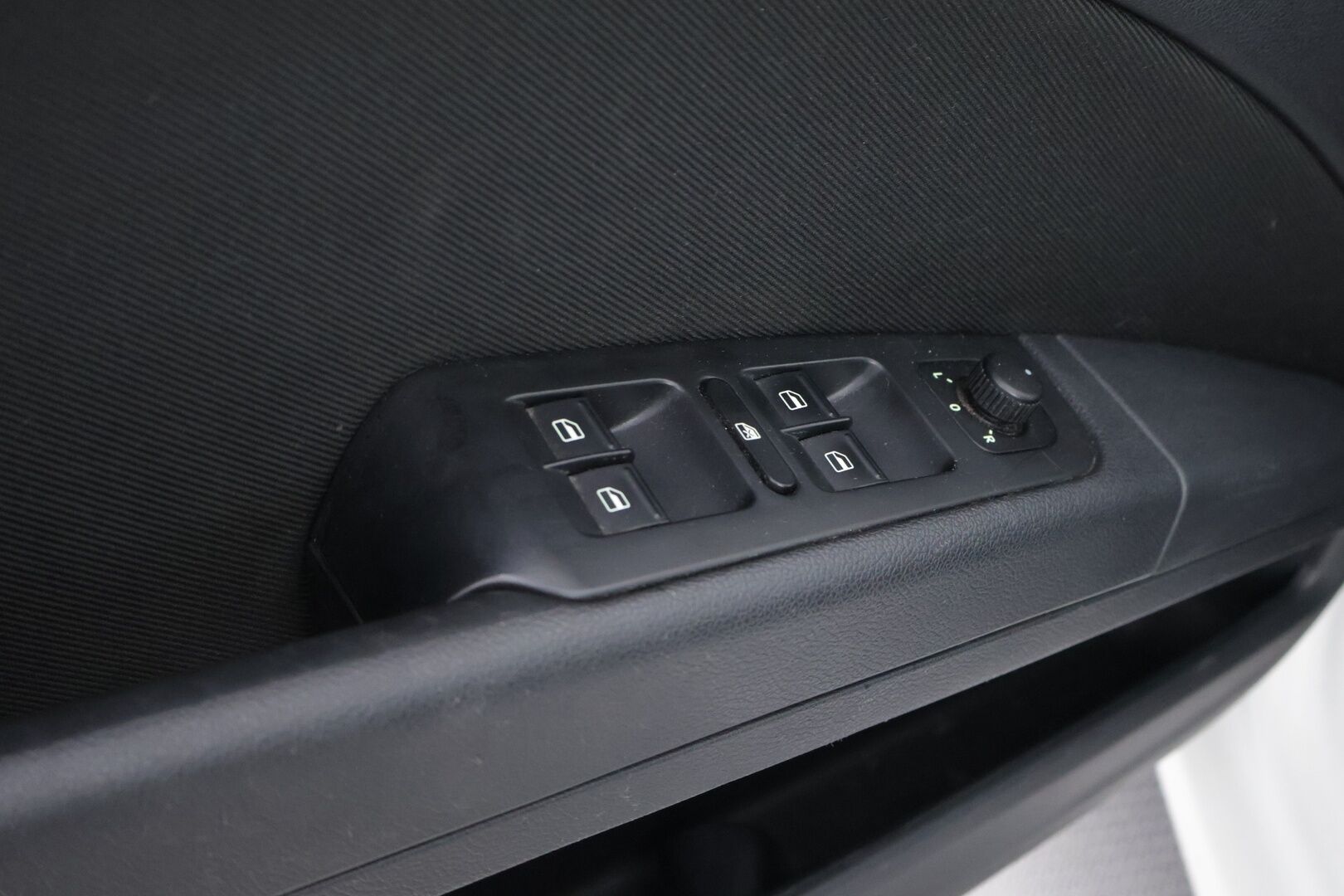 Skoda Superb 2014 Combi 2,0 TDI 140 Active Business DSG Autom. - YritysOutlet - Myydään vain yrityksille - – Tämä auto myydään YritysOutlet -valikoimasta vain yritykselle