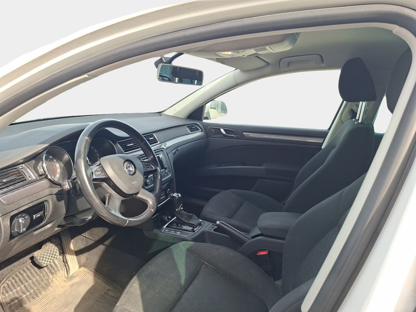 Skoda Superb 2014 Combi 2,0 TDI 140 Active Business DSG Autom. - YritysOutlet - Myydään vain yrityksille - – Tämä auto myydään YritysOutlet -valikoimasta vain yritykselle