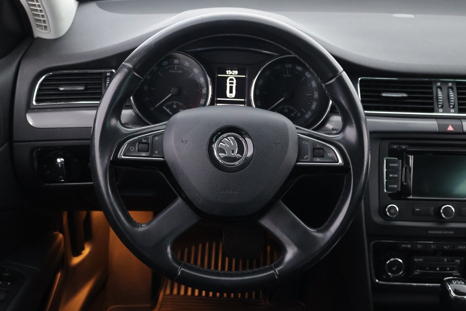 Skoda Superb 2014 Combi 2,0 TDI 140 Active Business DSG Autom. - YritysOutlet - Myydään vain yrityksille - – Tämä auto myydään YritysOutlet -valikoimasta vain yritykselle