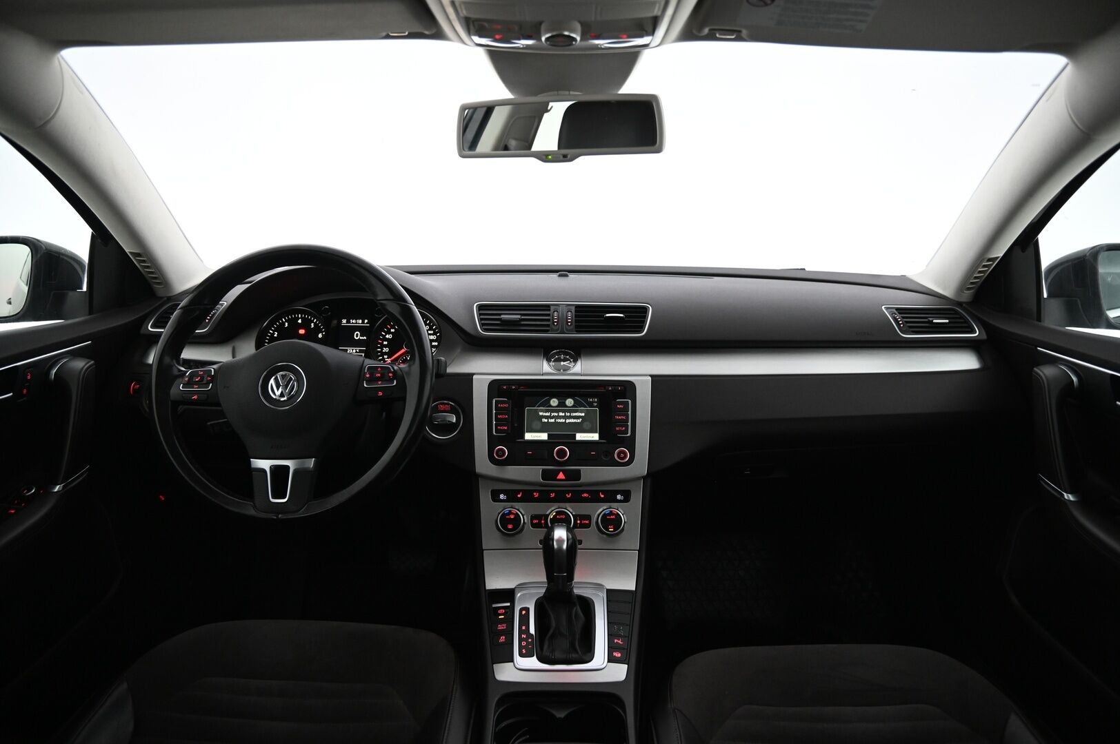 Volkswagen Passat 2013 Variant Highline 1,4 TSI MultiFuel 118 kW (160 hv) DSG-automaatti *Myydään Huutokaupat.com* - *ACC / Panorama / Lane-assist / Alle taittuva koukku / Leimaa 07/2026 asti!*
