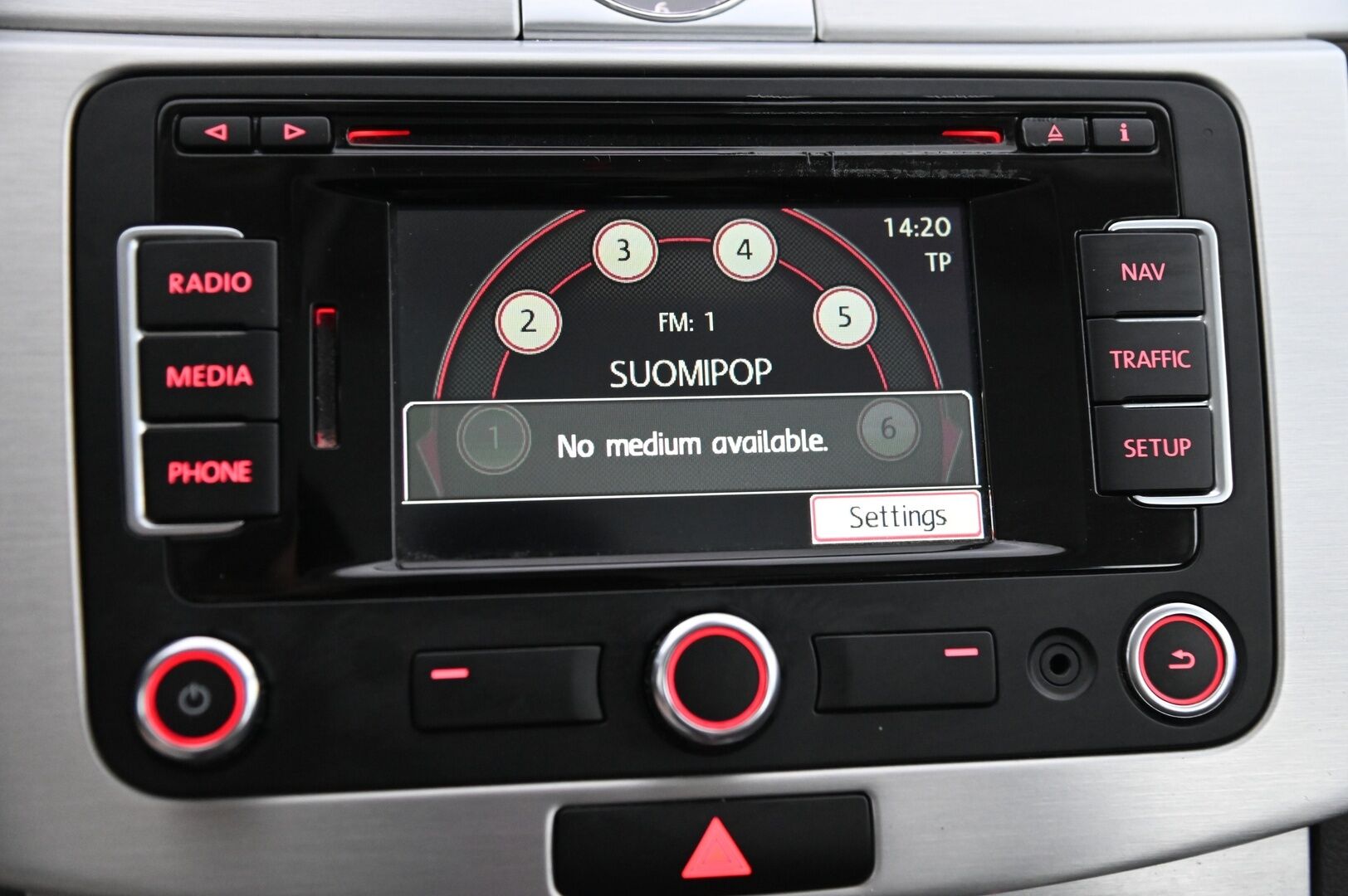 Volkswagen Passat 2013 Variant Highline 1,4 TSI MultiFuel 118 kW (160 hv) DSG-automaatti *Myydään Huutokaupat.com* - *ACC / Panorama / Lane-assist / Alle taittuva koukku / Leimaa 07/2026 asti!*