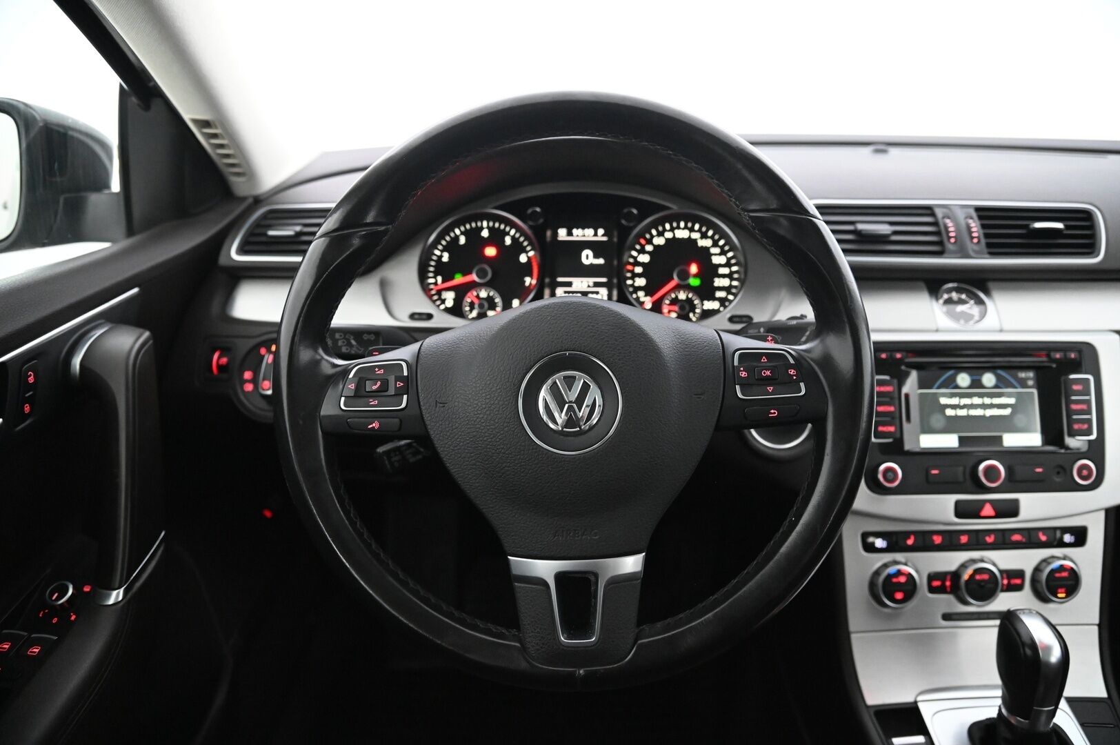 Volkswagen Passat 2013 Variant Highline 1,4 TSI MultiFuel 118 kW (160 hv) DSG-automaatti *Myydään Huutokaupat.com* - *ACC / Panorama / Lane-assist / Alle taittuva koukku / Leimaa 07/2026 asti!*