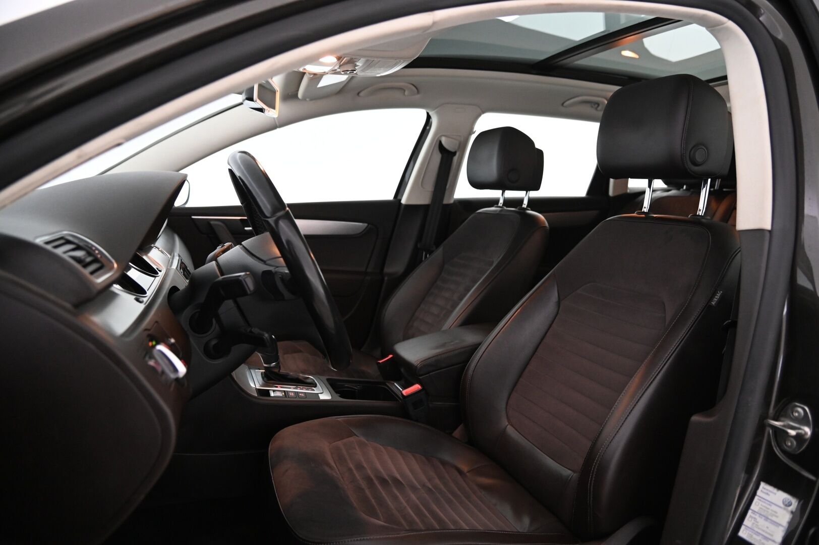 Volkswagen Passat 2013 Variant Highline 1,4 TSI MultiFuel 118 kW (160 hv) DSG-automaatti *Myydään Huutokaupat.com* - *ACC / Panorama / Lane-assist / Alle taittuva koukku / Leimaa 07/2026 asti!*