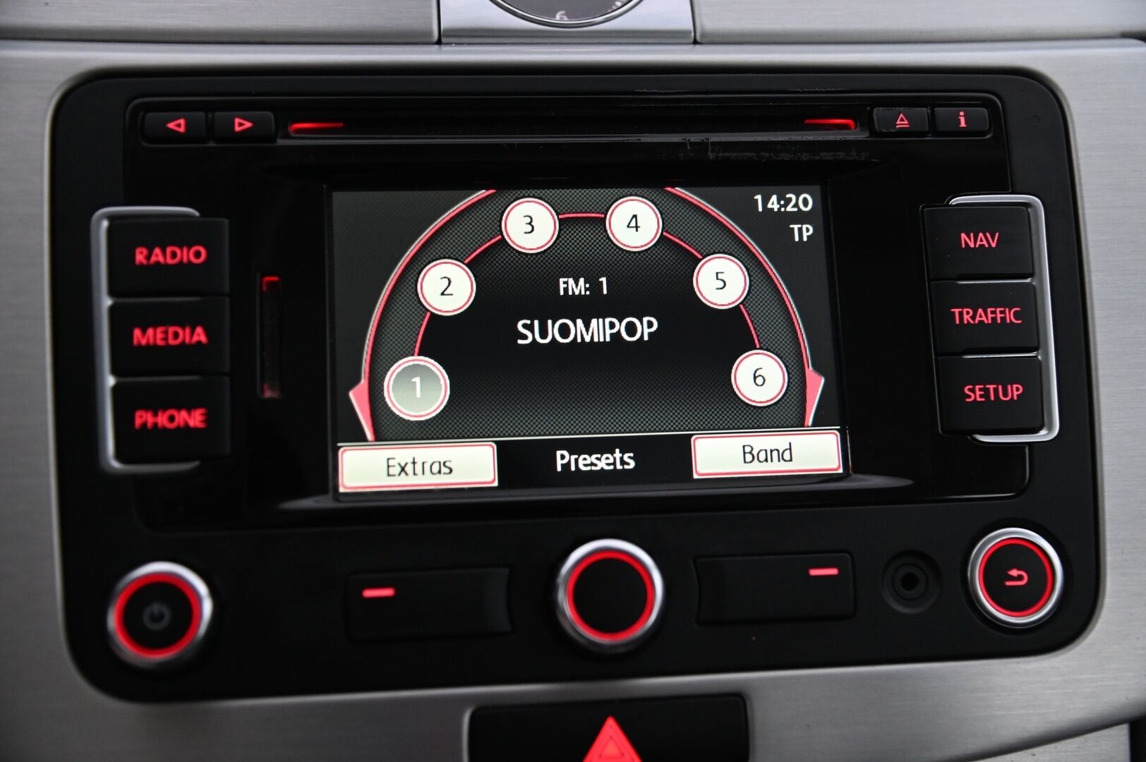 Volkswagen Passat 2013 Variant Highline 1,4 TSI MultiFuel 118 kW (160 hv) DSG-automaatti *Myydään Huutokaupat.com* - *ACC / Panorama / Lane-assist / Alle taittuva koukku / Leimaa 07/2026 asti!*